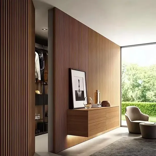 Produttore cinese di pannelli acustici insonorizzati in MDF WPC, pannelli acustici da parete in vendita, pannelli da parete con doghe in legno, pannelli in PVC per interni per l'arredamento della casa